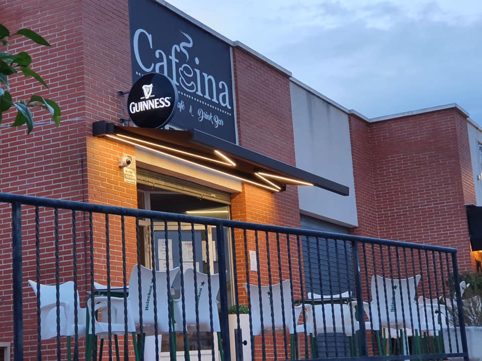 Cafeína Vintage Cafe and Drink Bar en San Fulgencio